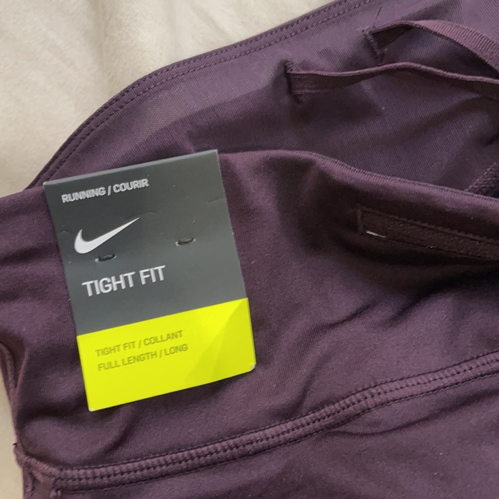 Nike - Picture 2 of 3